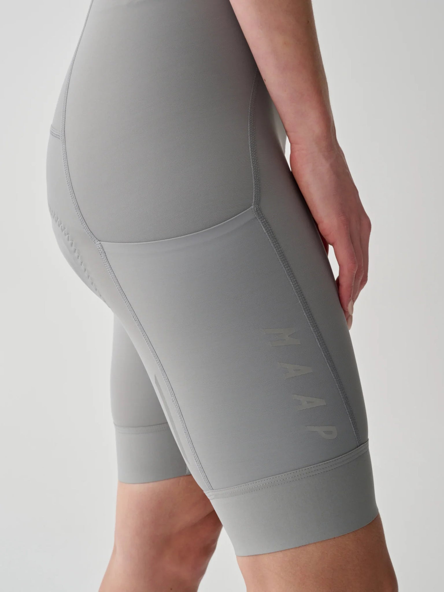 WOMEN´S SHORT TEAM BIB EVO - TITANIUM