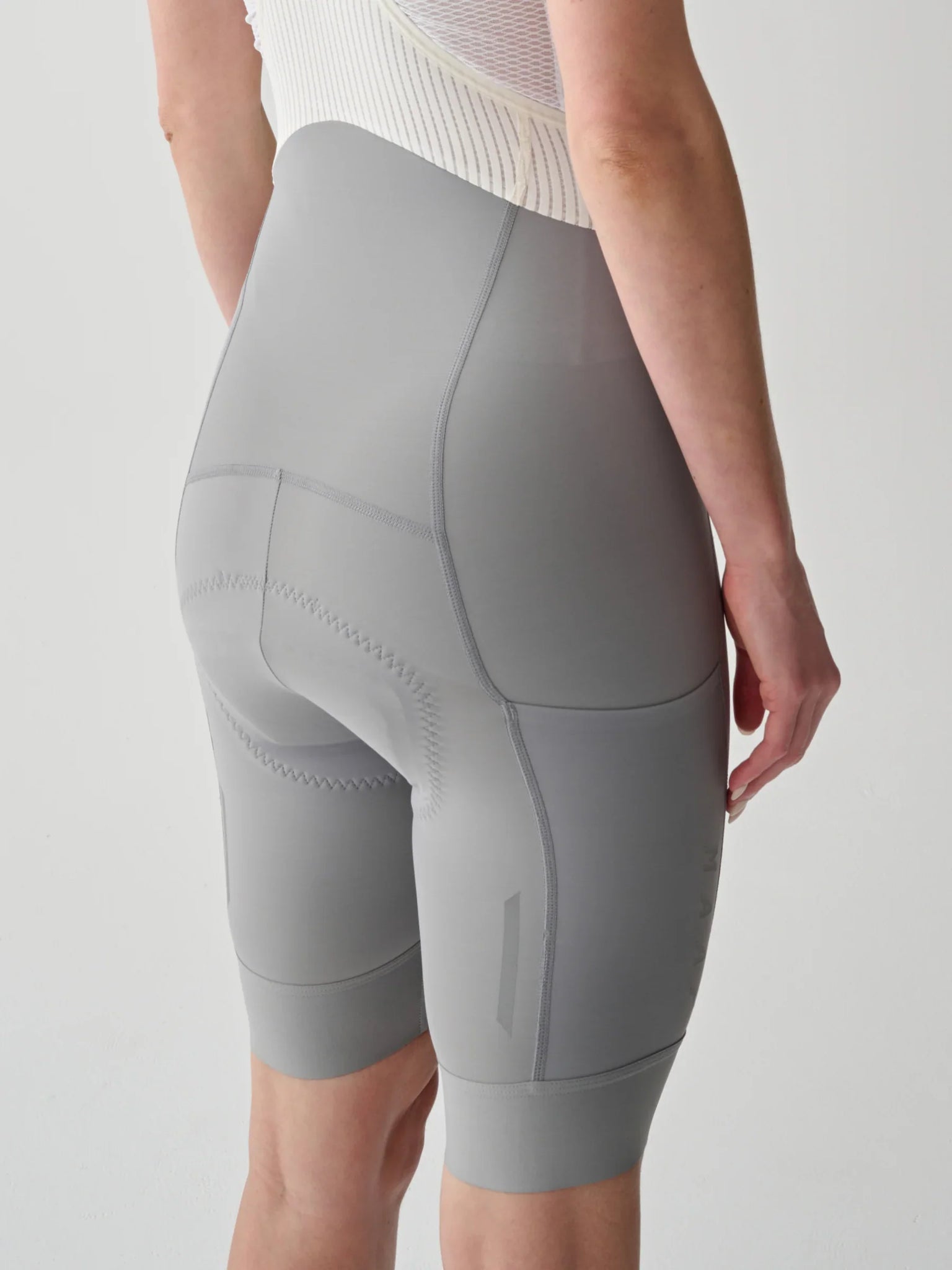 WOMEN´S SHORT TEAM BIB EVO - TITANIUM